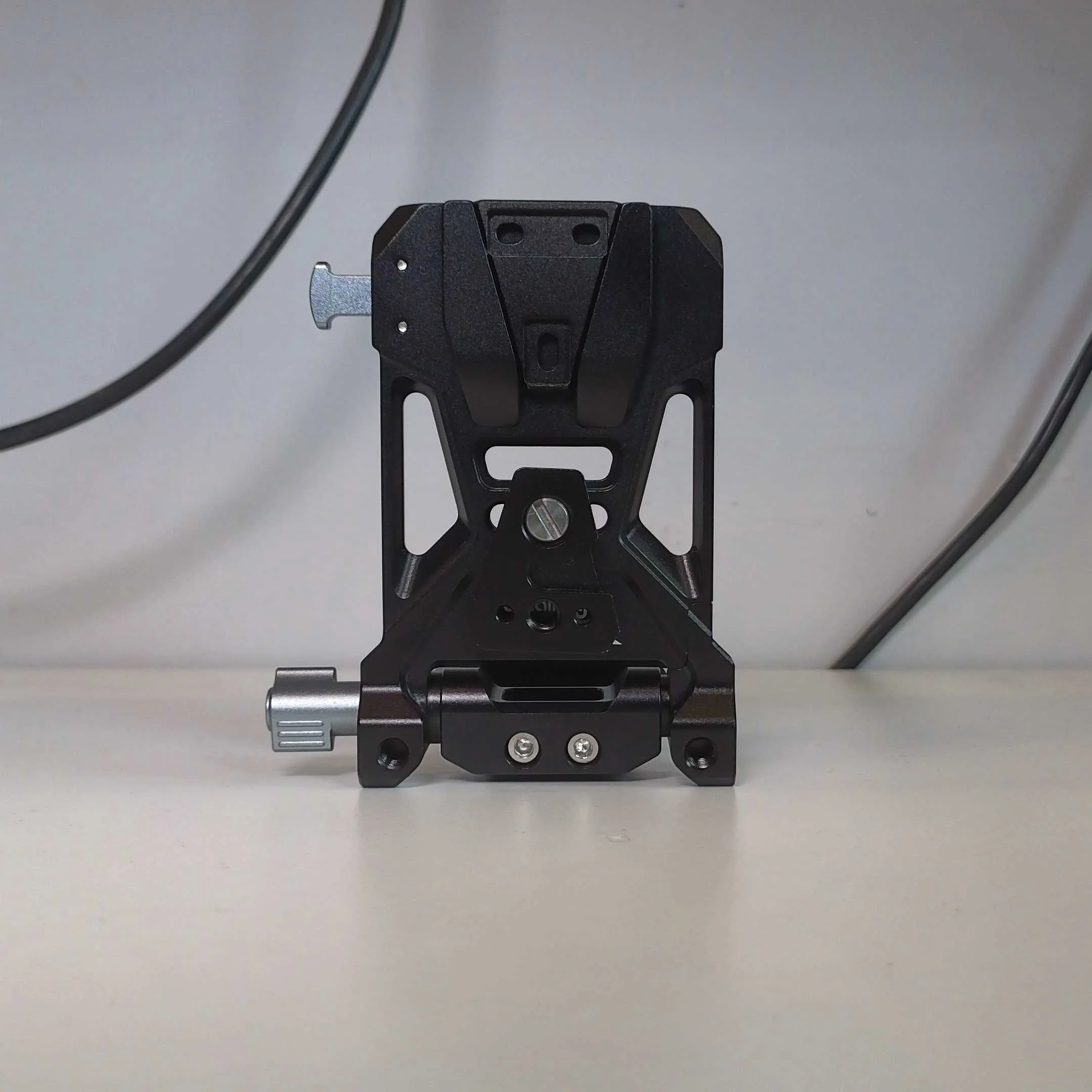 (USED) SmallRig V-mount Battery Plate - Image 3